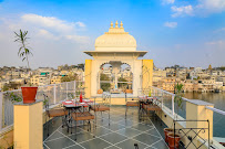 THAMLA HAVELI - Heritage Lake View Hotel